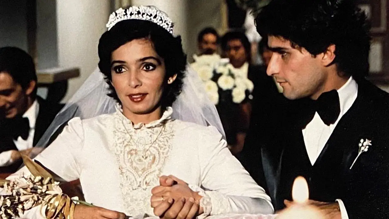 Muchacha de barrio backdrop