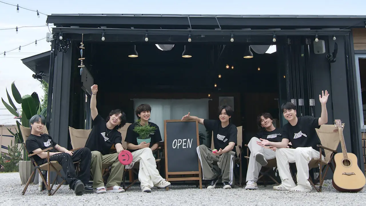 Holiday Staff: iKON's The DreamPing backdrop