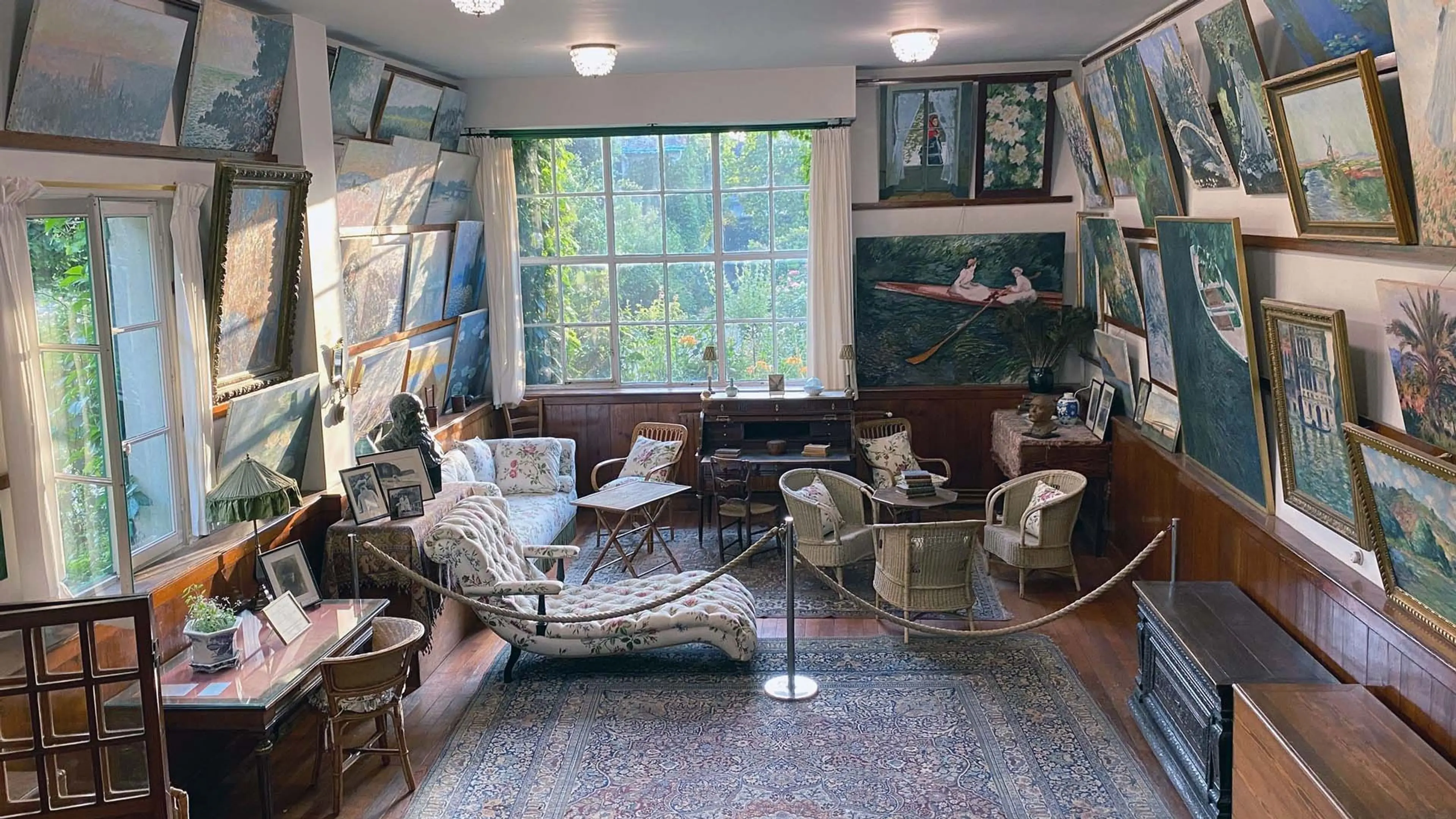 Houses of Art backdrop