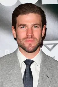 Austin Stowell