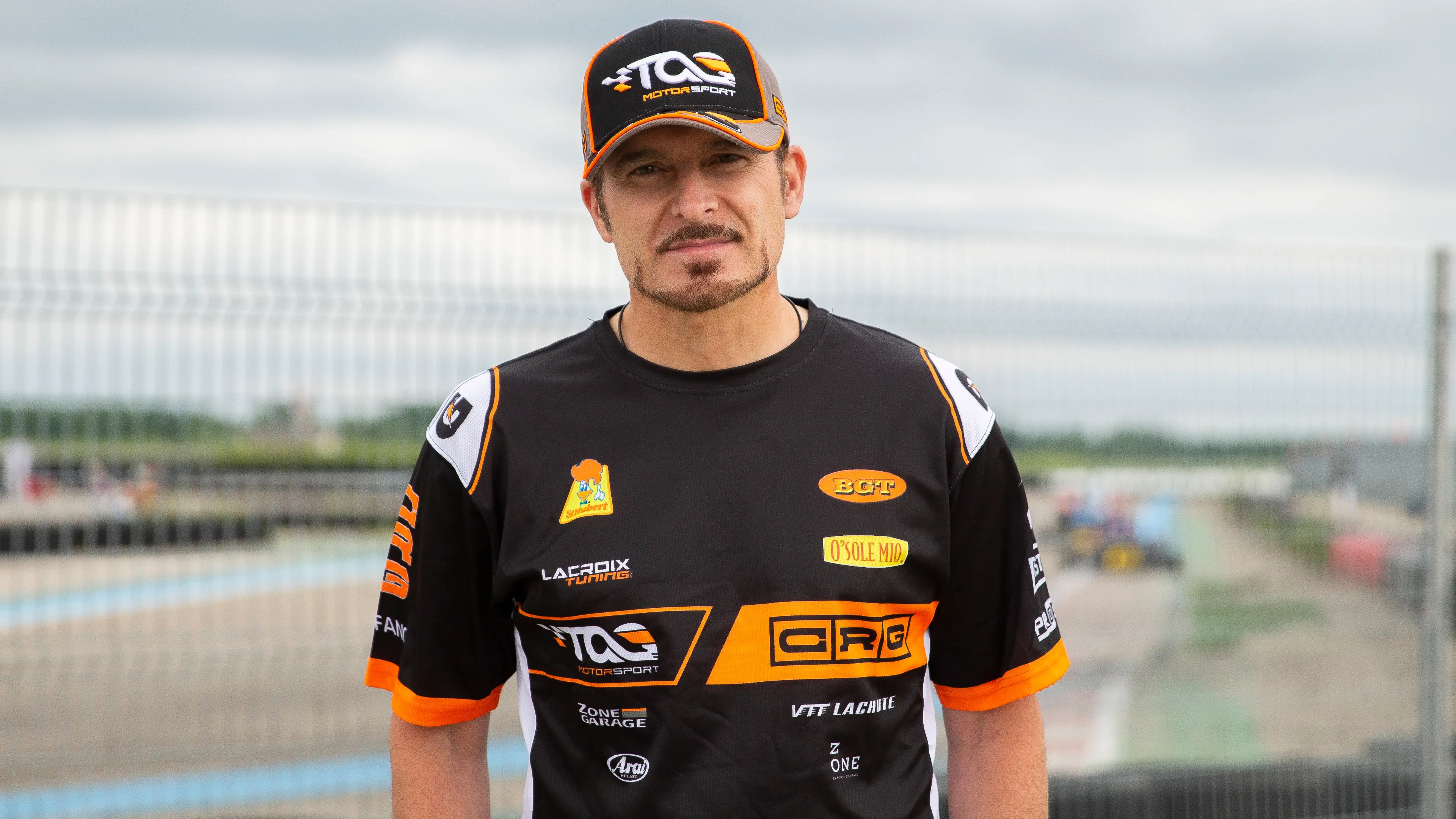 Tagliani : À toute allure backdrop