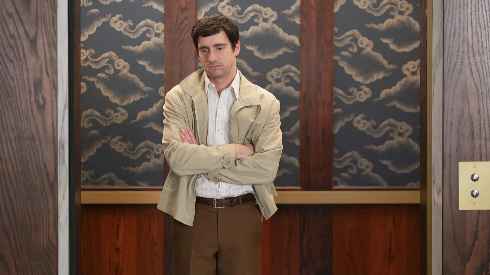 L'ascenseur backdrop